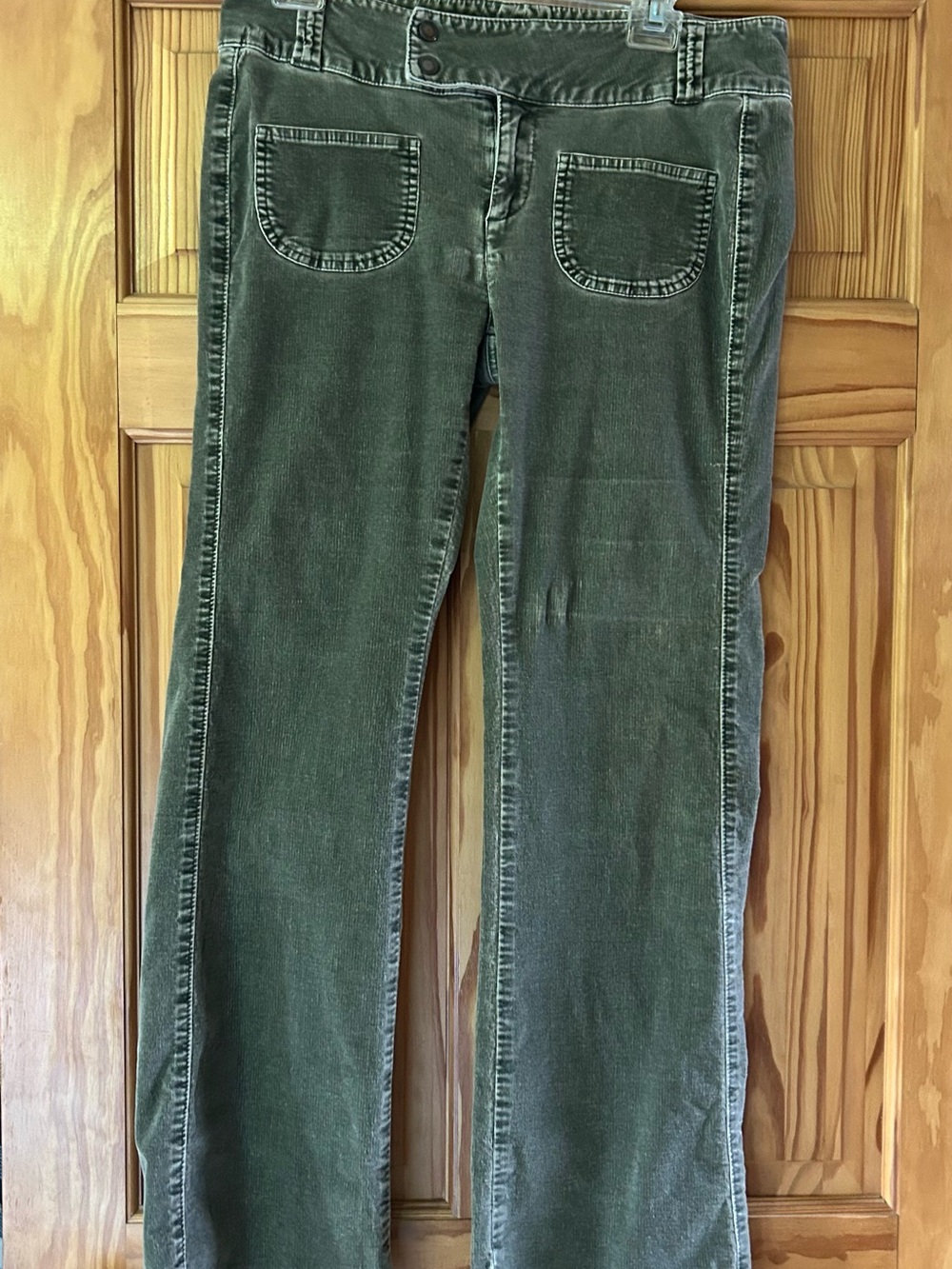 Lee Women’s Olive Green Corduroy Straight-Leg Jeans